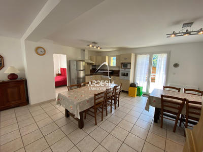 Maison - 196 m² - 15 pièces