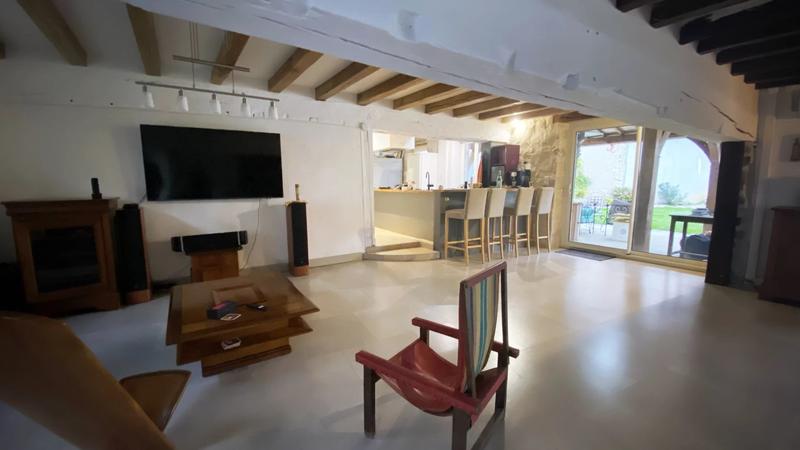 Maison - 250 m² - 8 pièces