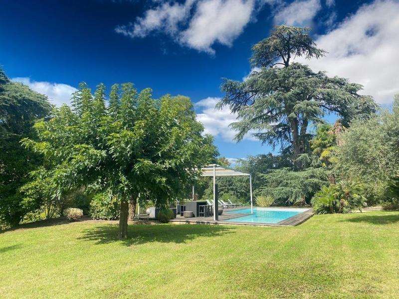 Maison de maîtres - 403 m² - 10 pièces