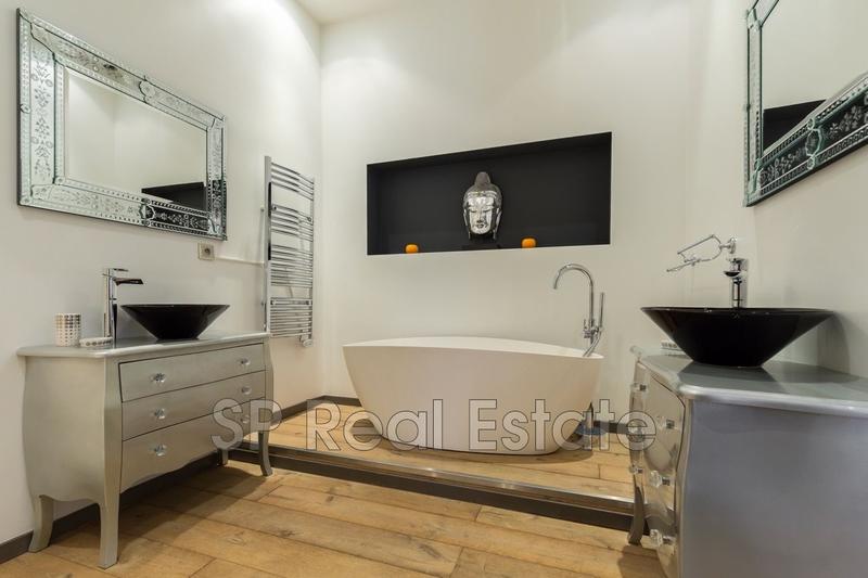 Appartement - 152 m² - 5 pièces