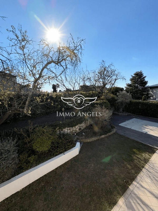 Maison traditionnelle - 157 m² - 5 pièces