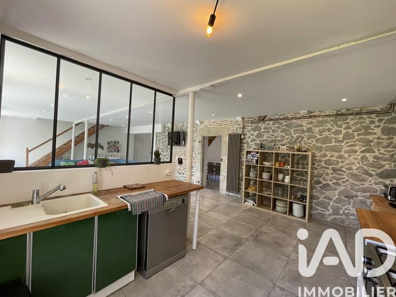 Maison - 240 m² - 10 pièces