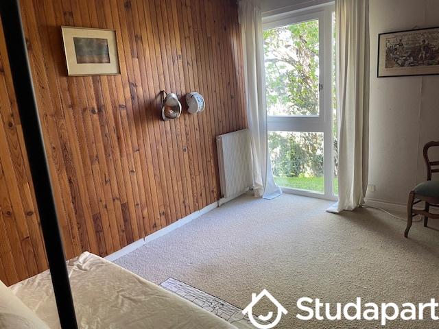 Chambre - 12 m² - 1 pièce