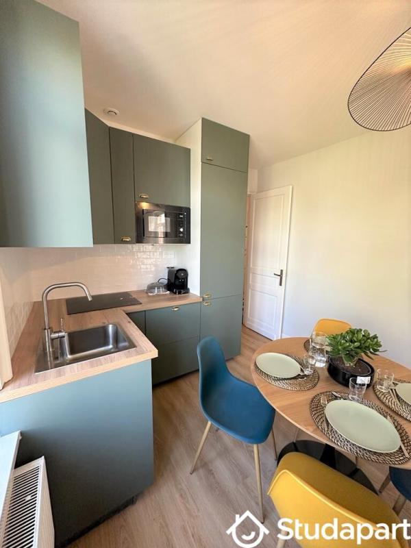 Chambre - 11 m² - 1 pièce