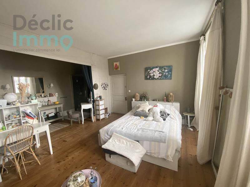 Maison - 250 m² - 8 pièces