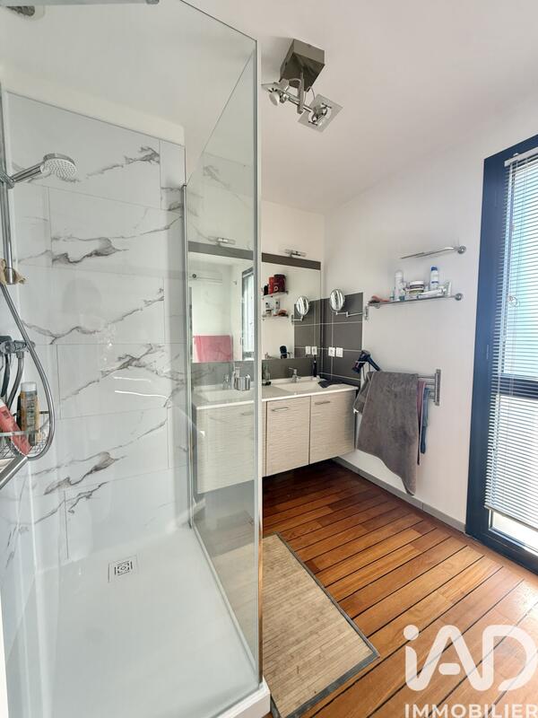 Appartement - 99 m² - 4 pièces