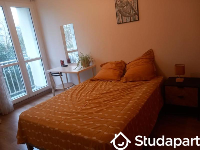 Chambre - 12 m² - 1 pièce