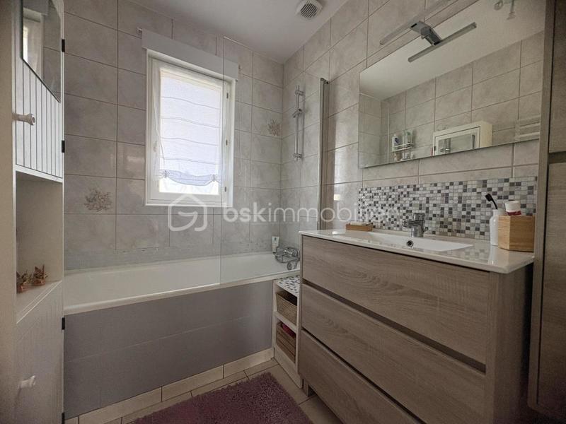 Maison traditionnelle - 98 m² - 6 pièces