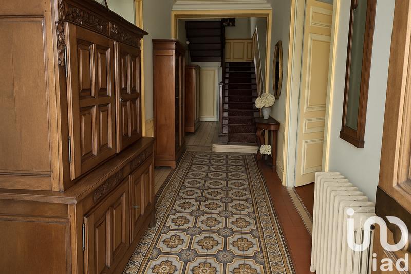 Maison - 209 m² - 9 pièces