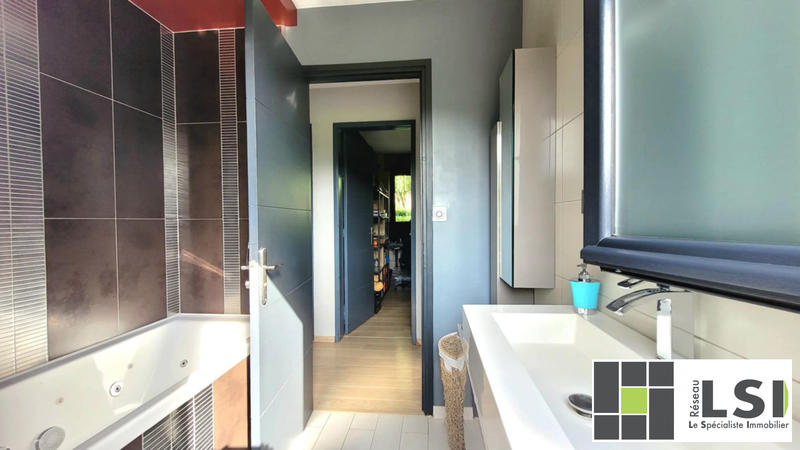 Maison contemporaine - 165 m² - 10 pièces