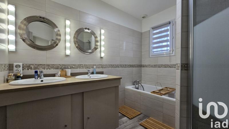 Maison - 249 m² - 10 pièces