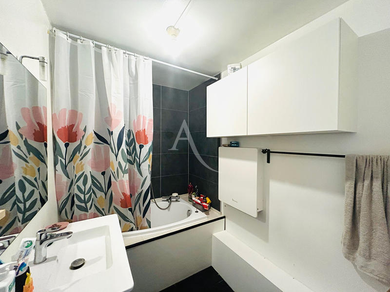 Appartement - 90 m² - 4 pièces