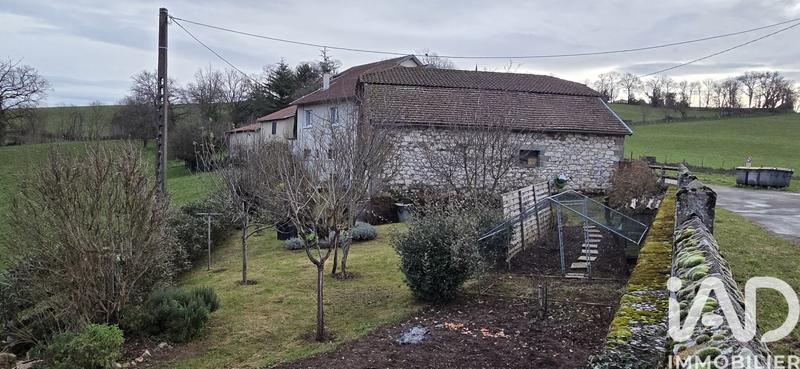 Maison - 232 m² - 9 pièces