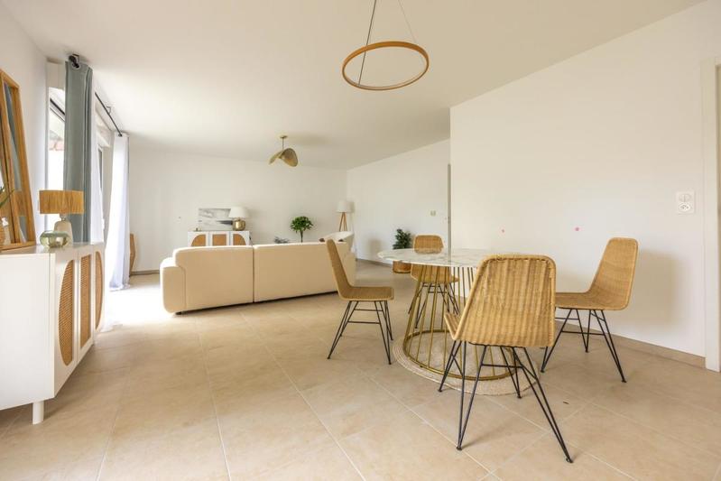 Maison - 95 m² - 4 pièces