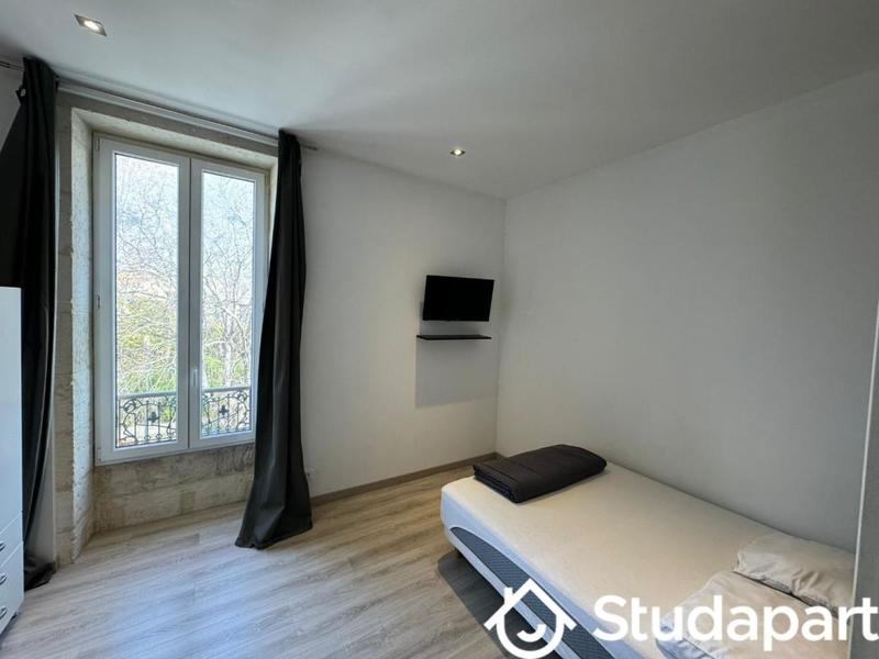 Chambre - 14 m² - 1 pièce