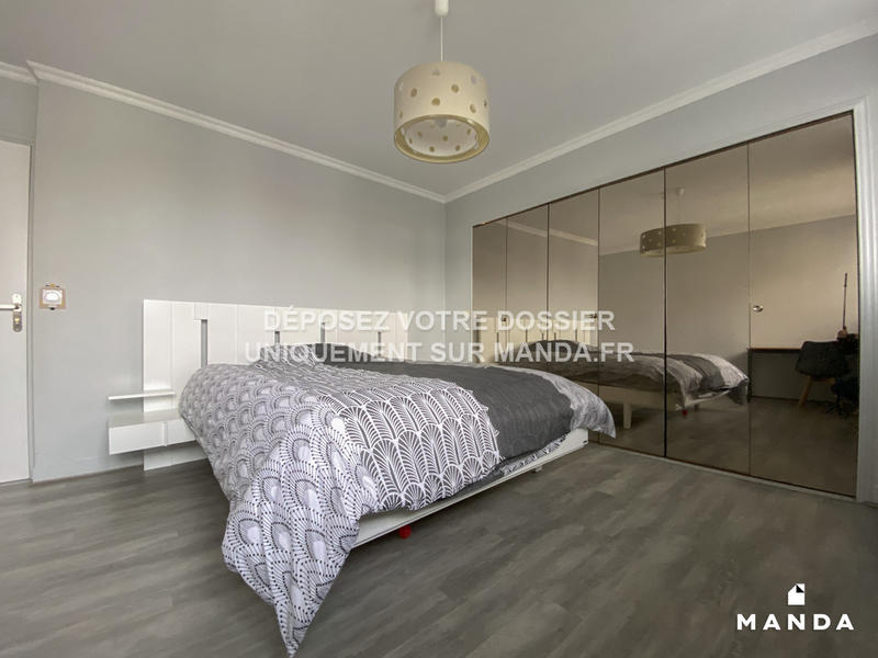 Chambre - 12 m² - 8 pièces