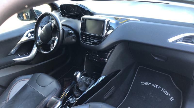 Peugeot 2008 1.2 Puretech 110 Crossway