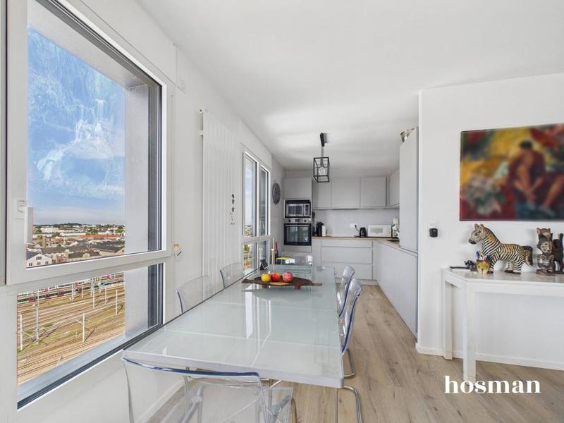 Appartement - 94 m² - 4 pièces