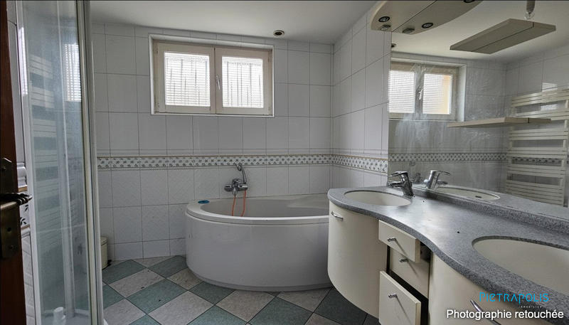 Maison - 158 m² - 7 pièces