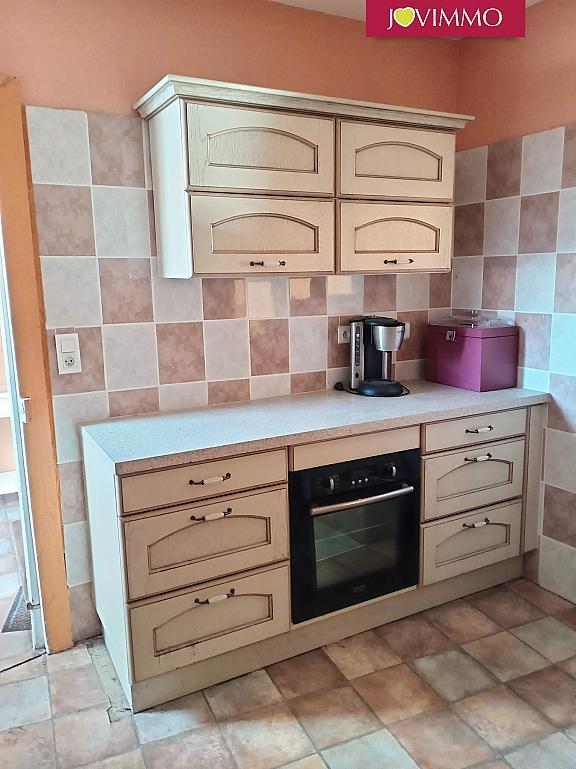 Magasins - 120 m² - 5 pièces