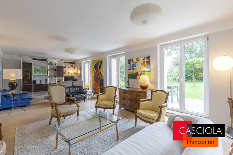 Maison - 318 m² - 8 pièces