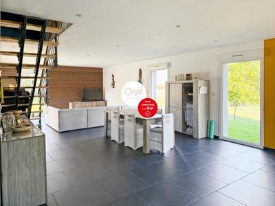 Maison - 148 m² - 5 pièces