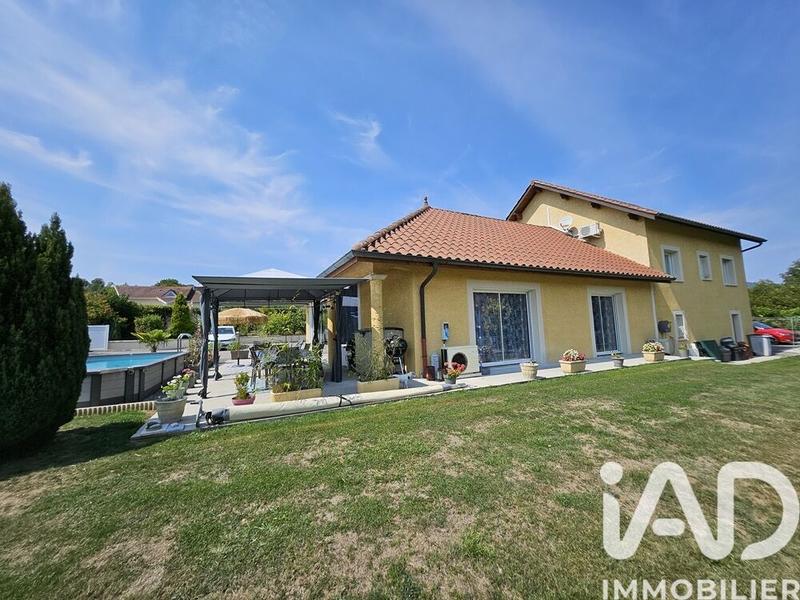 Maison - 200 m² - 9 pièces