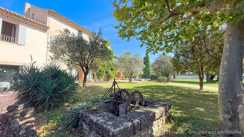 Mas - 324 m² - 8 pièces