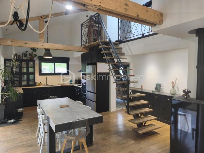 Propriété - 113 m² - 6 pièces