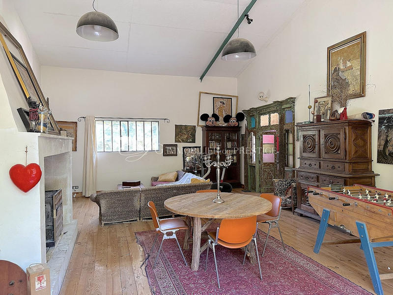 Maison - 228 m² - 5 pièces