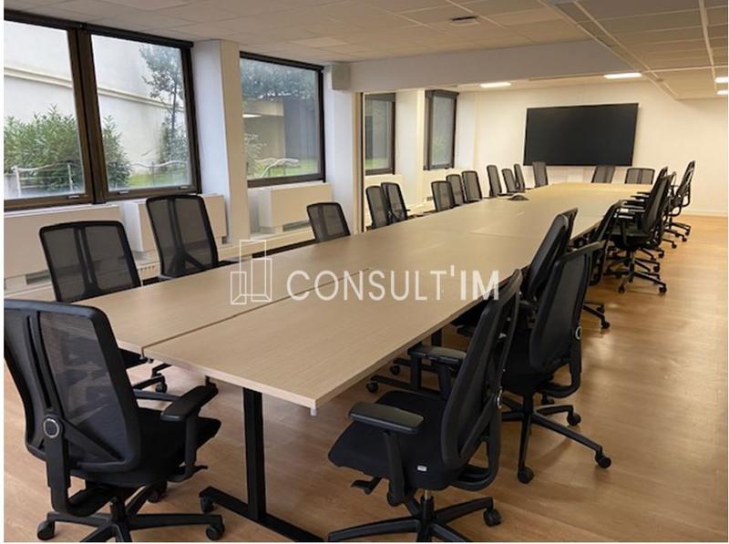 Bureau - 390 m²