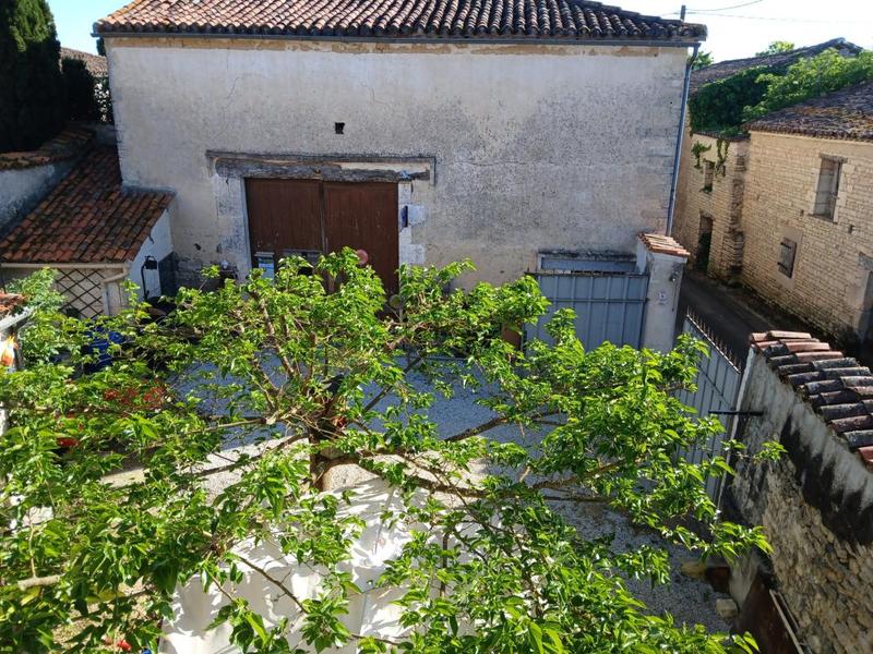 Maison en pierre - 102 m² - 3 pièces