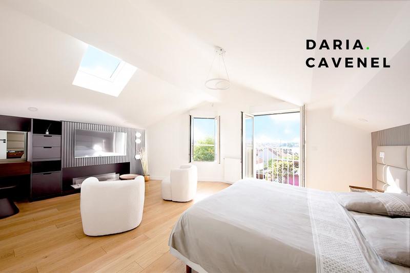 Pavillon - 250 m² - 7 pièces