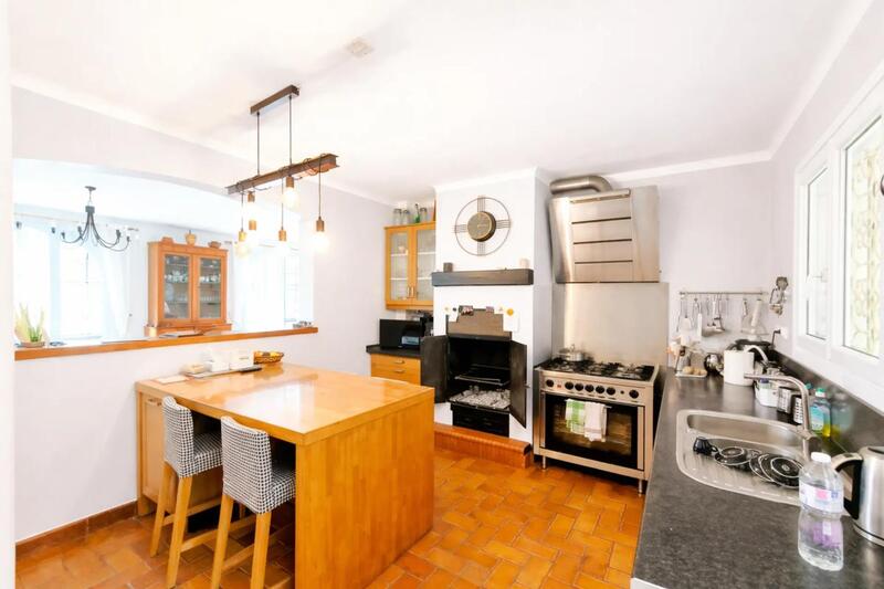 Propriété - 224 m² - 9 pièces