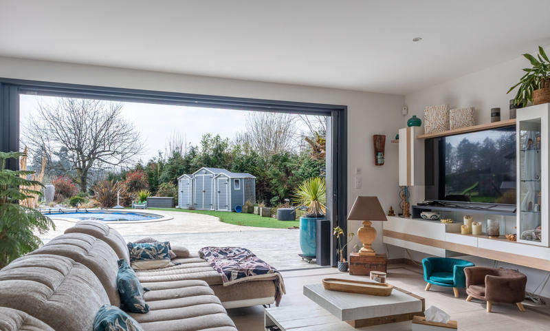 Maison - 243 m² - 7 pièces