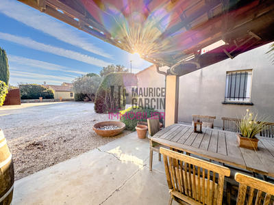 Maison traditionnelle - 180 m² - 8 pièces