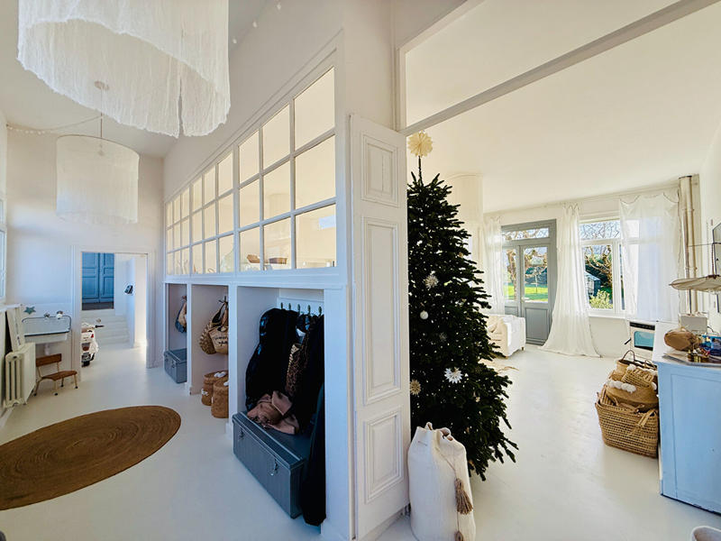 Maison - 292 m² - 10 pièces