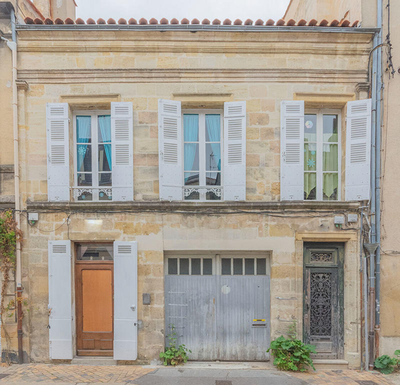 Maison - 210 m² - 8 pièces