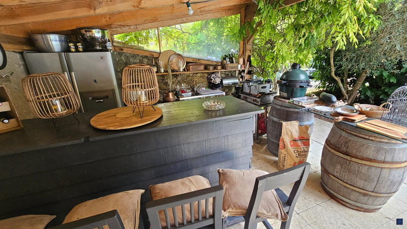 Maison - 198 m² - 7 pièces