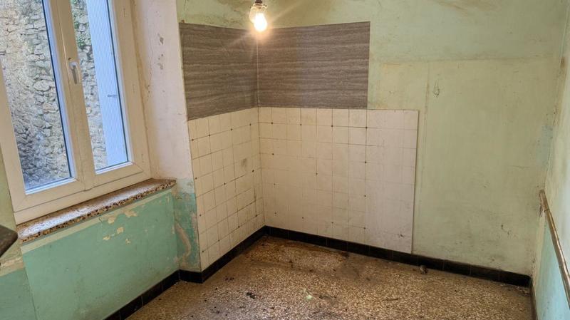 Remise - 85 m² - 5 pièces