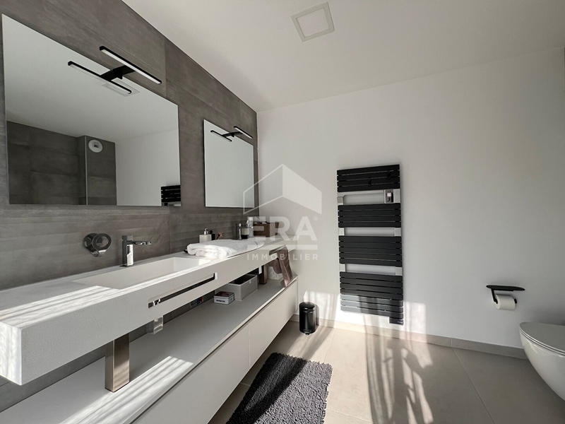 Villa - 220 m² - 7 pièces