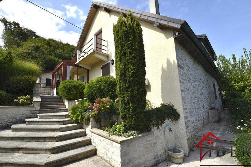 Maison de village - 171 m² - 6 pièces