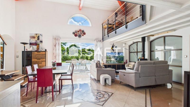 Maison - 174 m² - 5 pièces