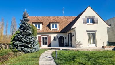 Maison - 240 m² - 8 pièces