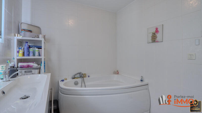 Villa - 80 m² - 4 pièces