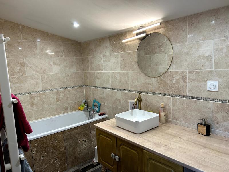 Maison - 240 m² - 8 pièces