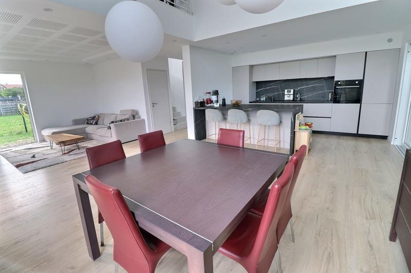 Maison - 140 m² - 6 pièces