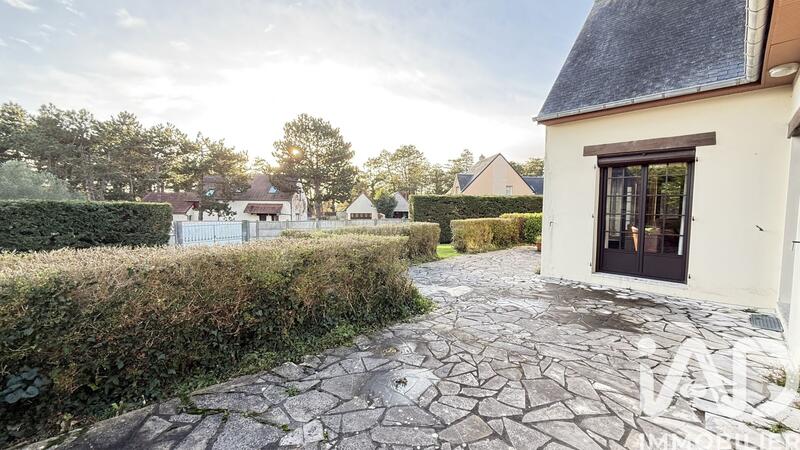 Maison - 220 m² - 5 pièces