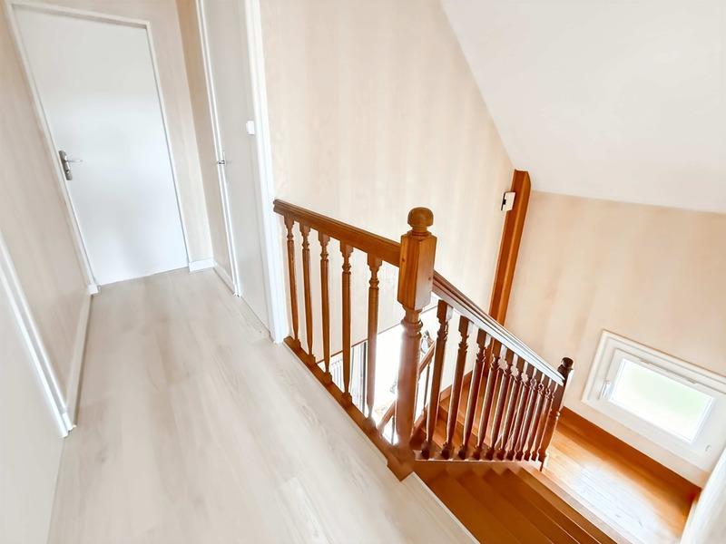 Maison - 98 m² - 5 pièces