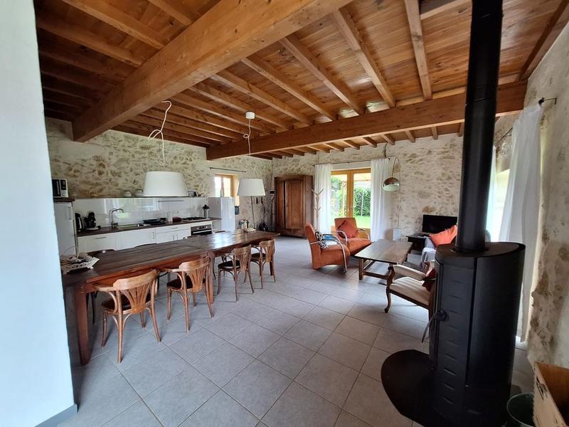 Propriété - 360 m² - 14 pièces